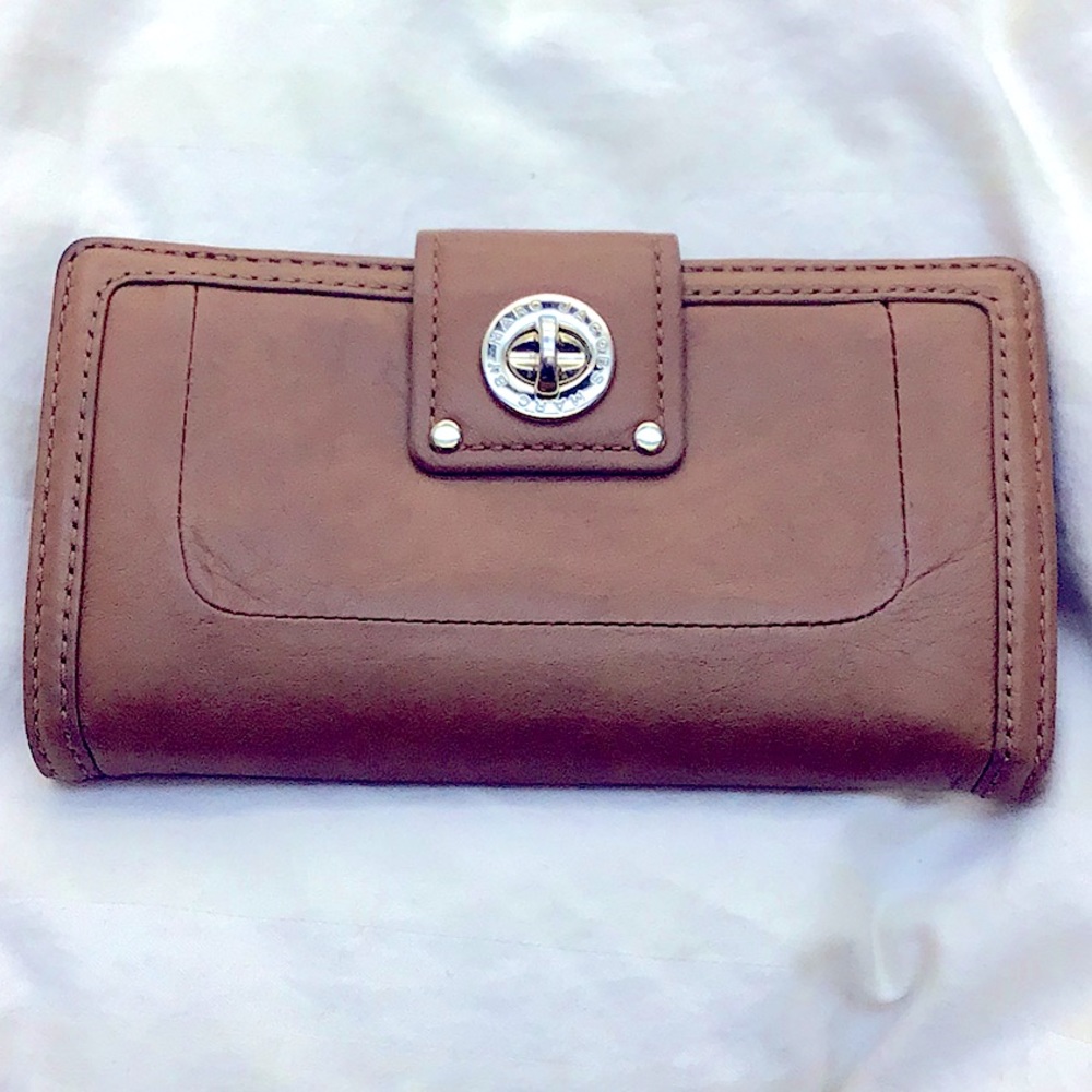 Marc by Marc Jacobs Beige Turnlock Leather Wallet